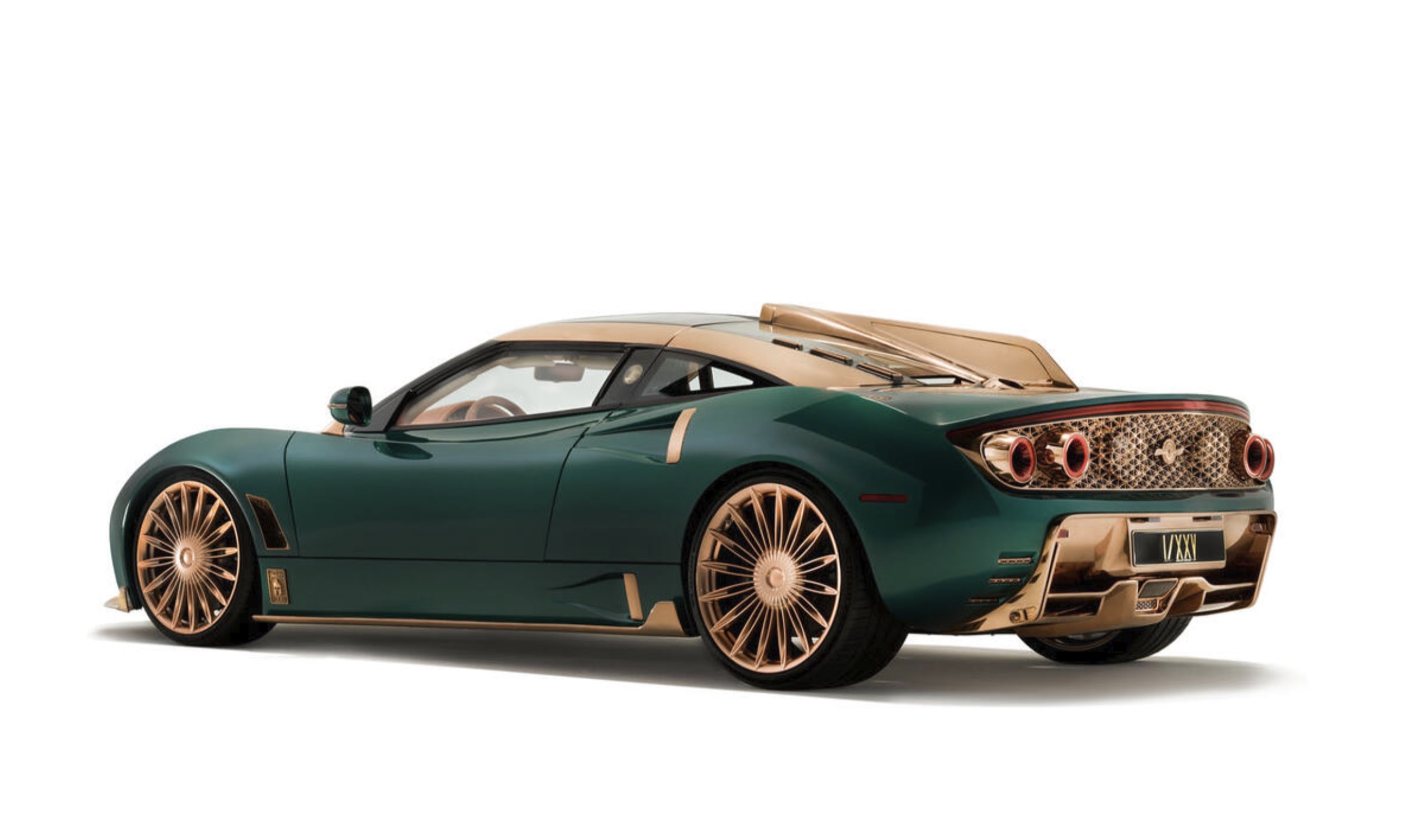 spyker-c8-preliator-breaks-cover-with-an-audi-v8-a-manual-gearbox-and-rose-gold-details_3